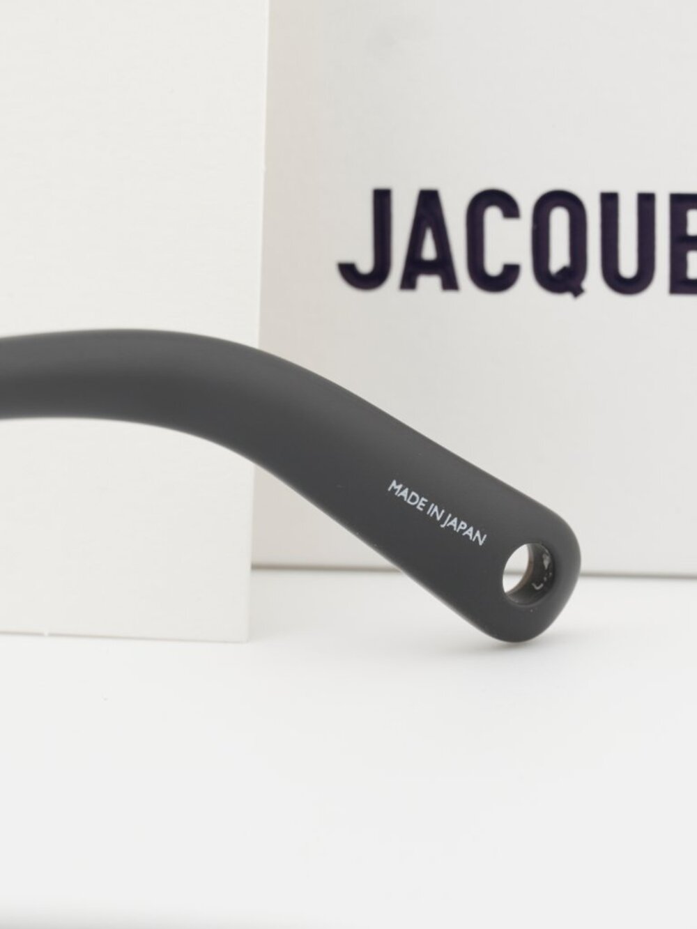 Jacquemus MIRADA JAC/69 C1 Shield Sunglasses - Matte Grey\Grey - Picture 7 of 10